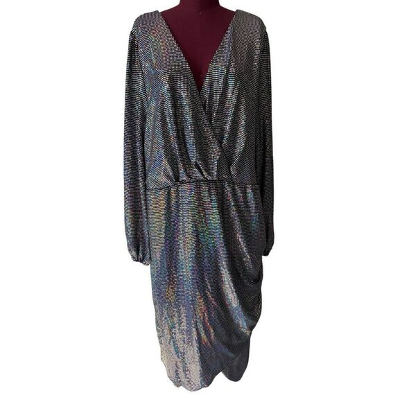 NEW Lovedrobe Luxe Mirror Disc Wrap MIDI Dress Multi Sequin size 22 Silver - Picture 4 of 11